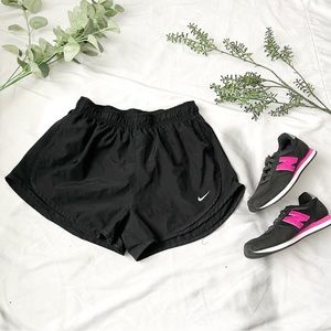 Nike Athletic Black Gym Shorts Size Medium